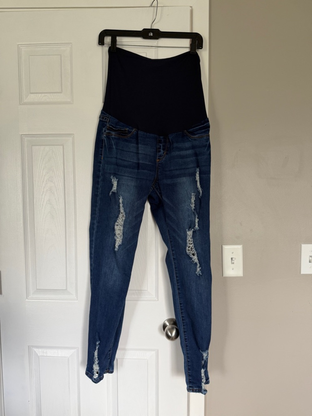 S.O.N.G Maternity Bump Friendly Denim Jeans Distressing size large